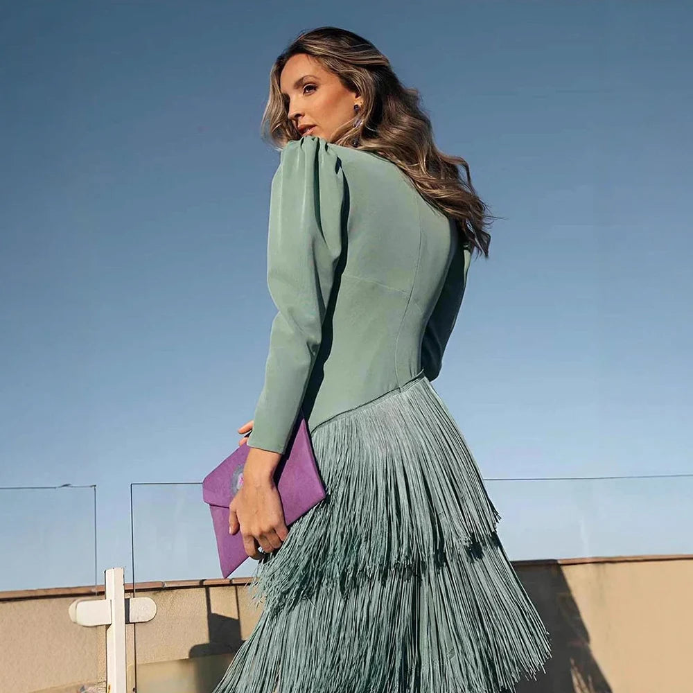 Vestido Esmeralda Glam™ – Elegancia con Flecos que Roba Miradas